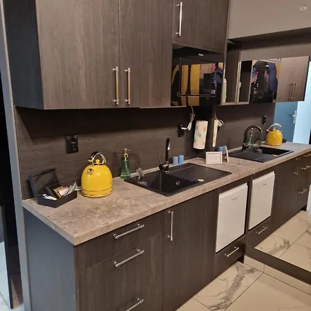 P6 Mini Light Black Апартаменты *